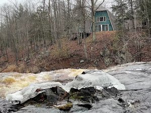 Interstate Falls – Trail head