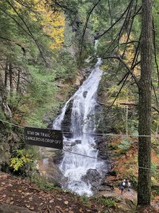 Moss Glen Falls Parking