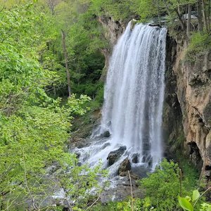 Falling Spring Falls