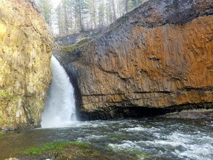 Hawk Creek Falls