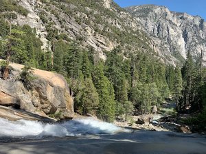 Mist Falls Trailhead